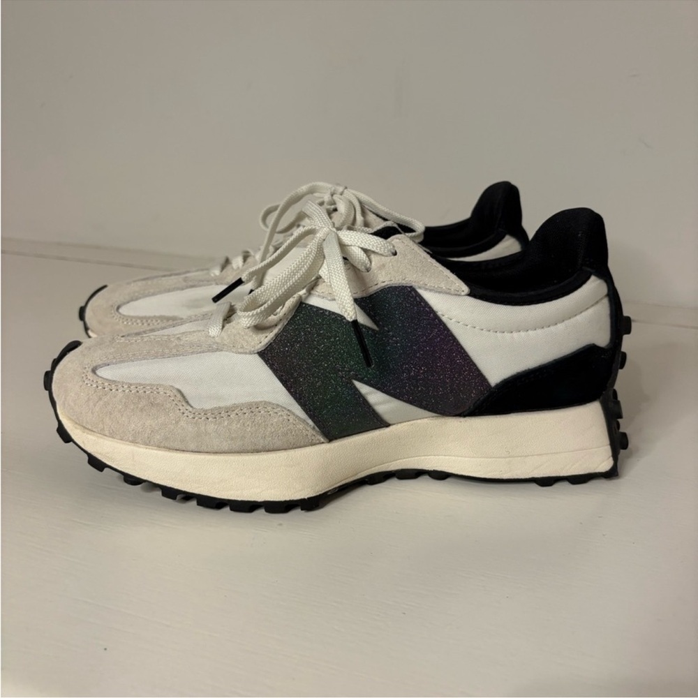 Limited Edition New Balance 327
Sea Salt Black sz 8.5 - Picture 7 of 11